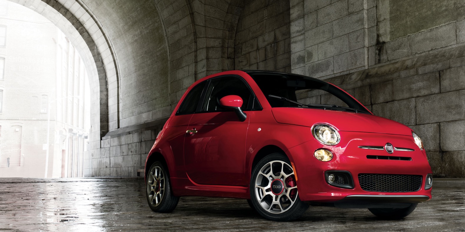 2011 Fiat 500 Brochure Page 2